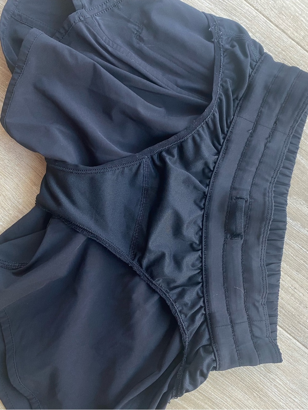 Lululemon Hotty Hot Low-Rise Lined Shorts Black Size 6 Athletic Running - Picture 7 of 7